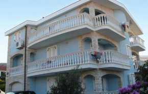 Nice Apartment In Sveti Filip I Jakov With Wifi